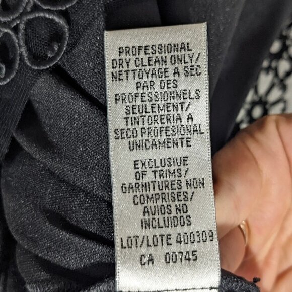 Js Collections | Tiered Lace Cocktail Dress - Picture 8 of 9